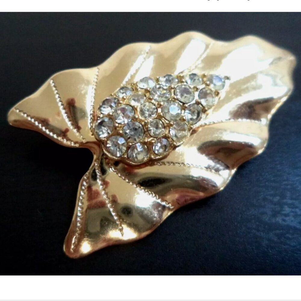 VINTAGE ESTATE RHINESTONE FLORAL BROOCH